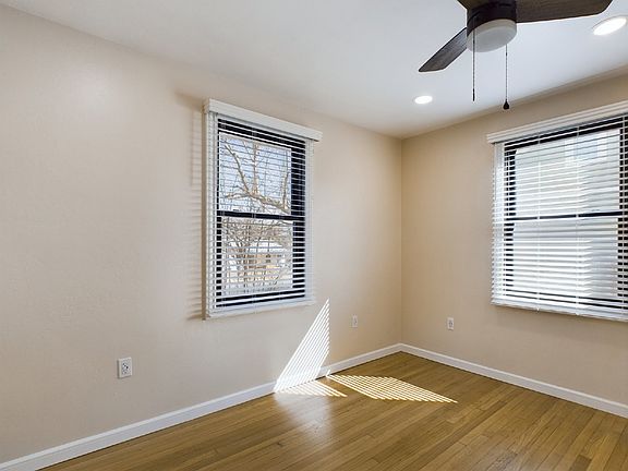 5th image of 611 W Travis St