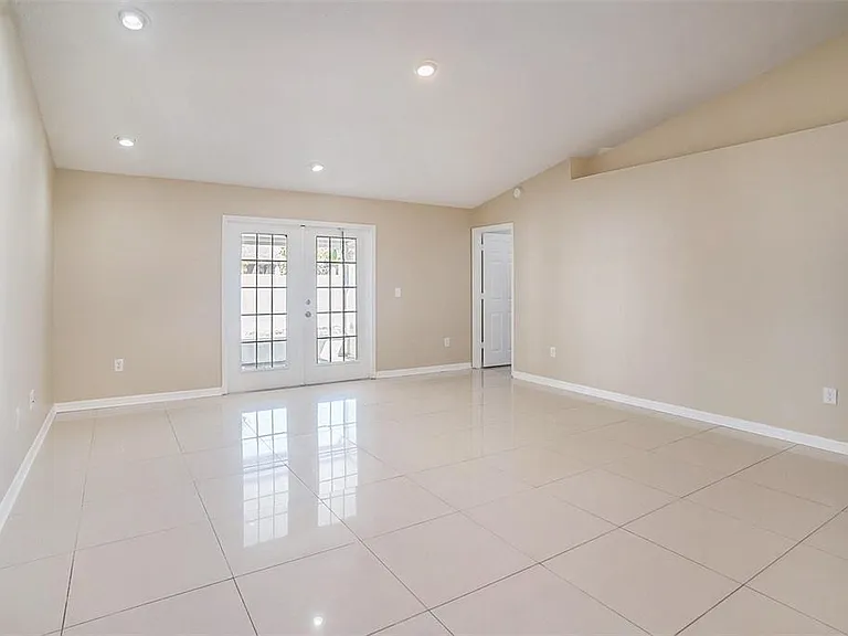 12712 Longcrest Dr — Photo 5