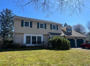 1157 Meadowbrook Cir W, Allentown, PA 18103