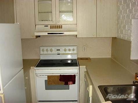 5th image of 9678 Fontainebleau Blvd APT 201