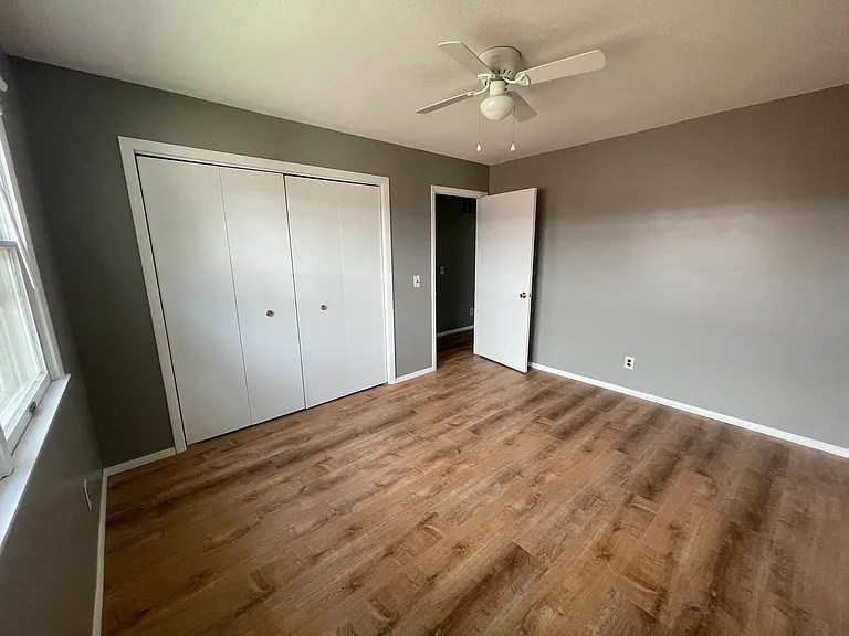 304 N Independence St #B — Photo 10