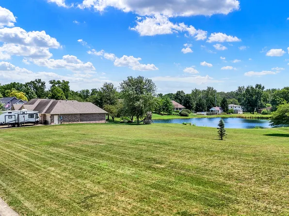 2649 E Fairway Village Dr, Greenfield, IN 46140