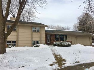 4101 S Chestnut Cir, Sioux Falls, SD 57103