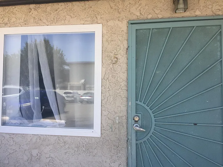 908 S Sunshine Ave #5 — Photo 3