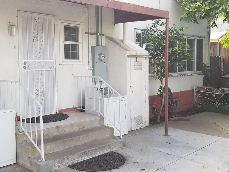 Washer/Dryer hookups off of back door