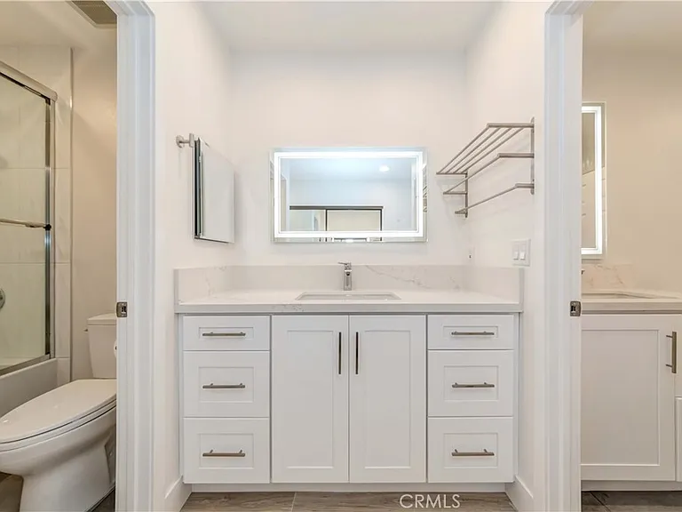 941 W Carson St #306 — Photo 15