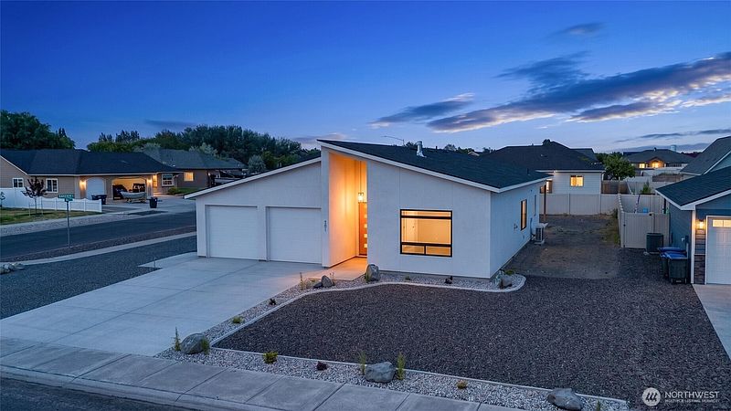3rd image of 501 S Sand Dune Road