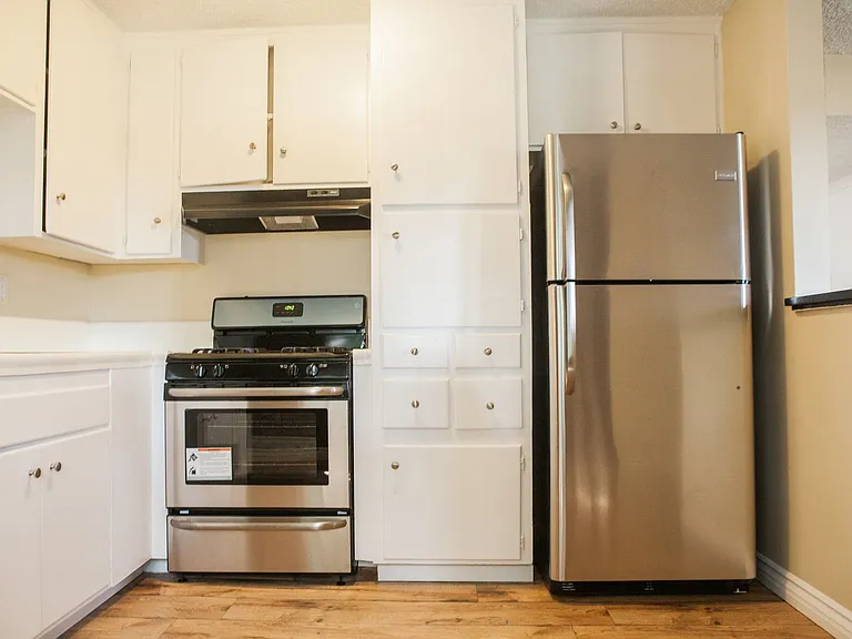 Grossmont Terrace Apartments — Photo 19