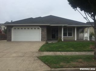 1413 Flintlock St, Silverton, OR 97381