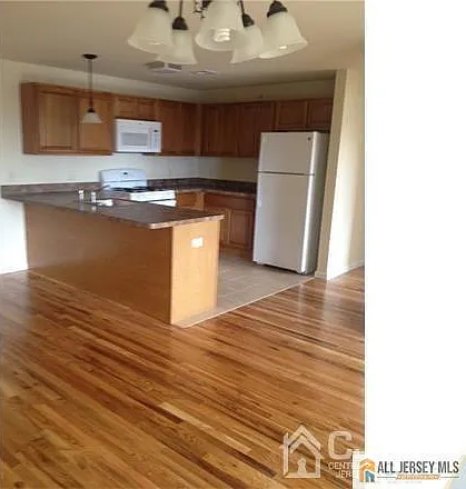 2 bed, 2.0 bath, $2,500 — Photo 3