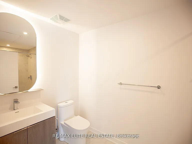 15 Holmes Ave #1704 — Photo 9