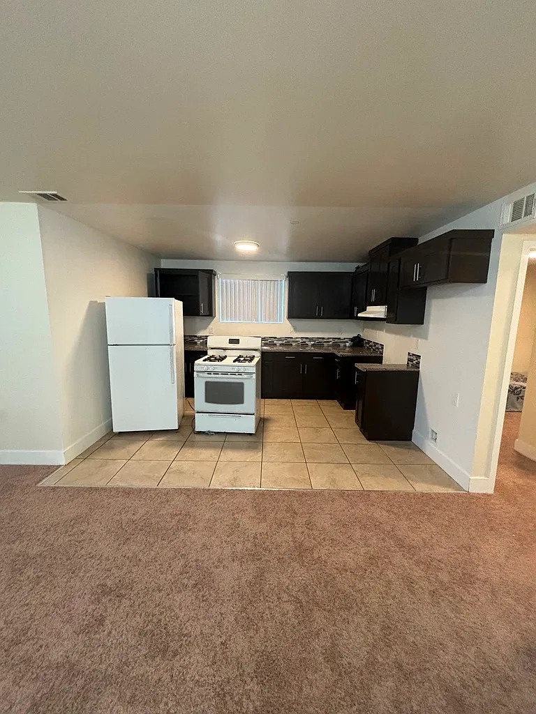 5 bed, 1820 sqft, $3,850 — Photo 2
