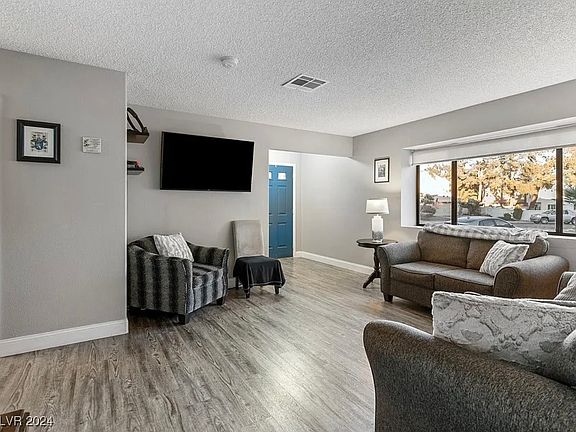 4th image of 2801 Willow Wind Ct