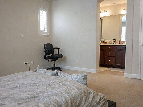 5th image of 221 Hockney Ave