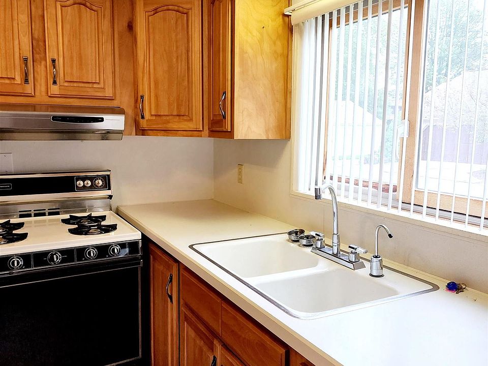 105 North Ave, photo 17