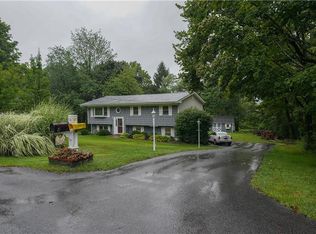 4 Stillwater Ln, Newburgh, NY 12550
