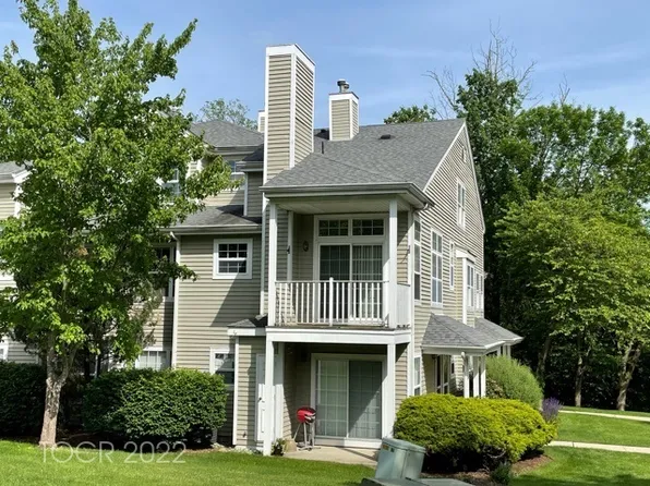 1114 Hyde Park Ct, Mahwah, NJ 07430