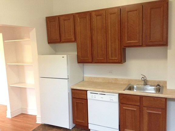 4th image of 1151-55 W Webster Ave #11532E