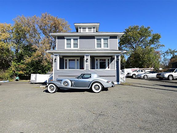 4th image of 743/751 Main St