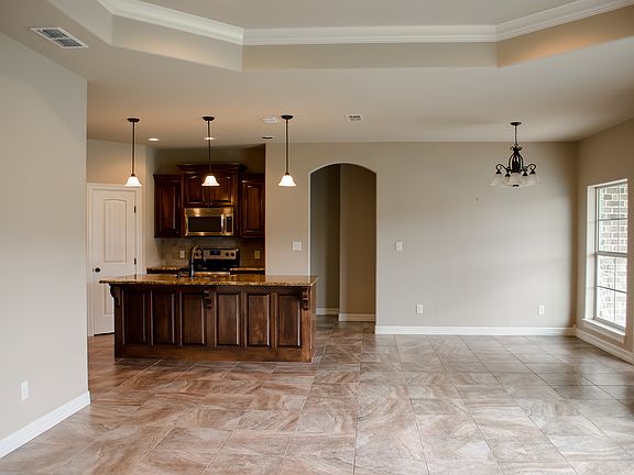 4th image of 286 Karabeth Ln