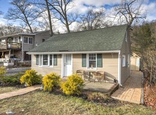 3 Crestview Rd, Andover, NJ 07821