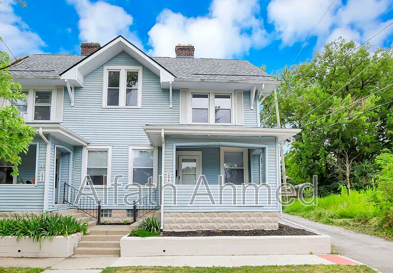 294 Wyandotte Ave — Photo 1