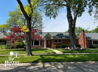 20129 Fairway Dr, Grosse Pointe Woods, MI 48236