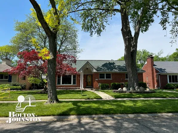 20129 Fairway Dr, Grosse Pointe Woods, MI 48236