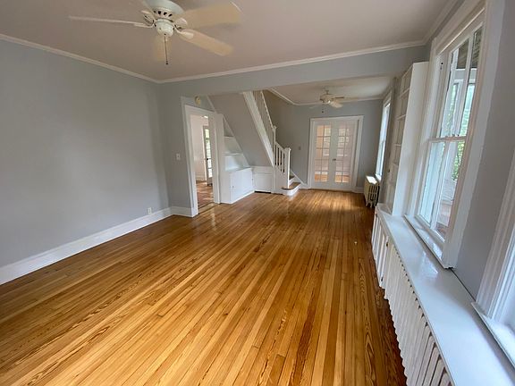 Foyer/living room