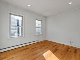 7 Burrill Pl, Boston, MA