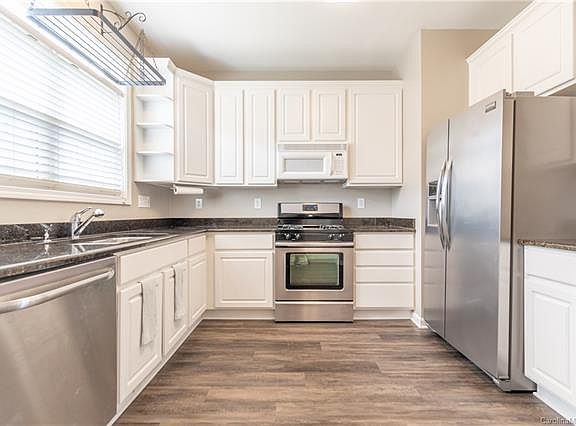 3rd image of 117 Sunridge Dr