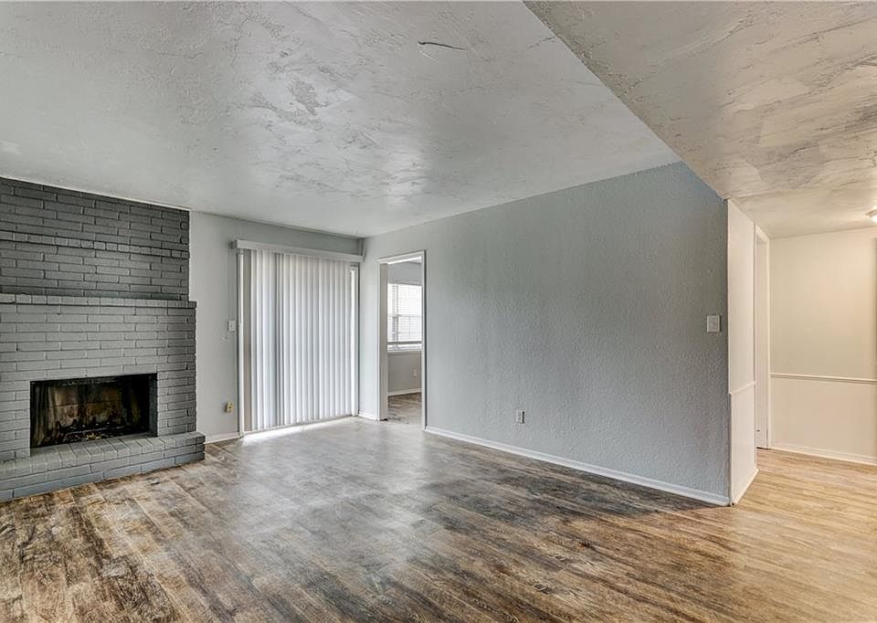 1st image of 1715 E Lindsey St APT 3