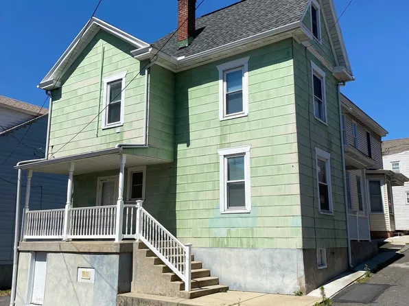 25 Carbon St, Minersville, PA 17954