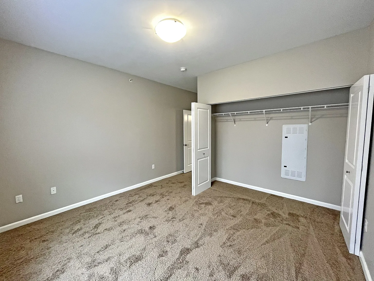 Villas At Crystal Lake — Photo 4