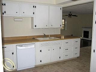 5th image of 1131 Pleasure St