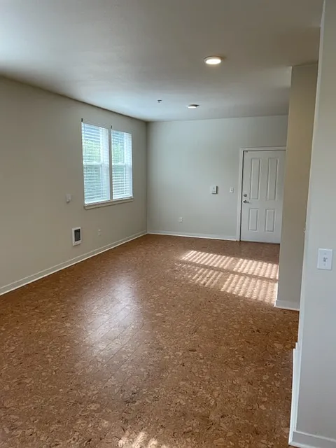 2 bed, 900 sqft, $1,850 — Photo 3