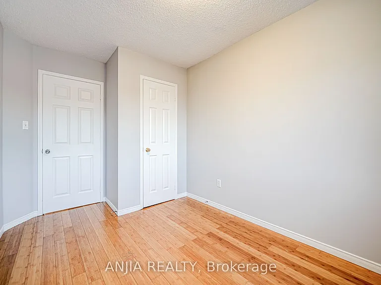 146 Billingsley Cres — Photo 25