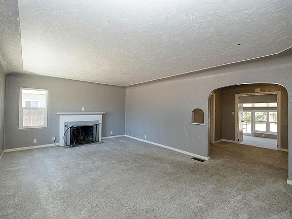 5th image of 325 Oakshire Ave
