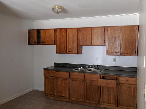 4th image of 4952 Central Dr APT C