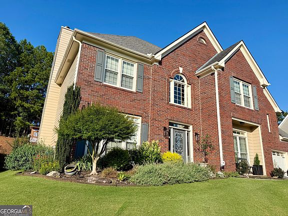 4th image of 450 Chandler Ct