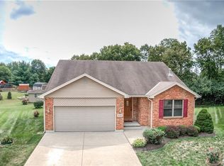 622 Meadowview Ct, Carlisle, OH 45005