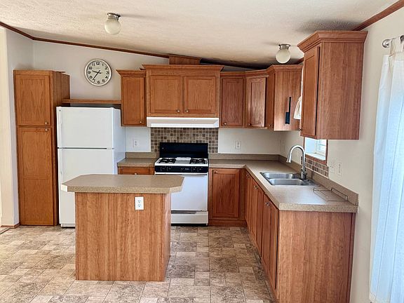 4th image of 2405 W College St Trlr 26