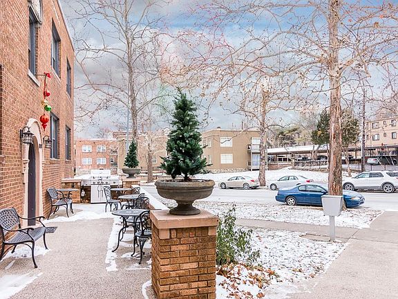 2nd image of 4517 Roanoke Pkwy APT 2