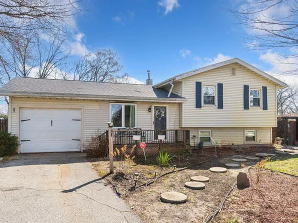 54460 Bittersweet Rd, Mishawaka, IN 46545