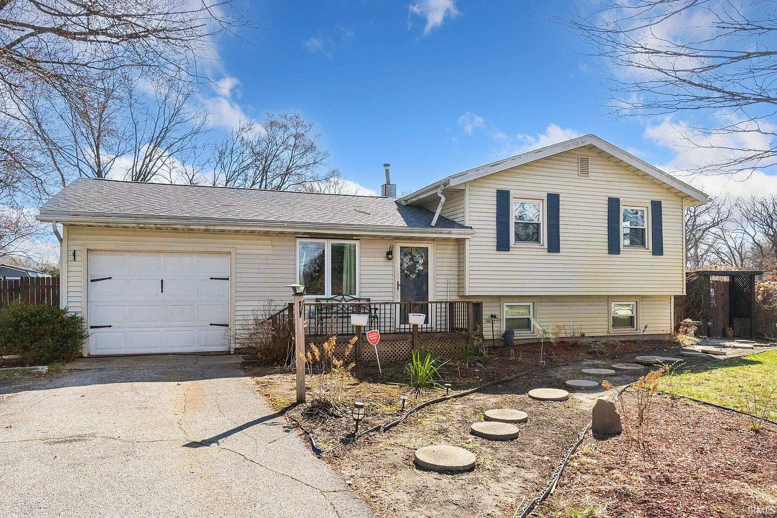 54460 Bittersweet Rd photo 1
