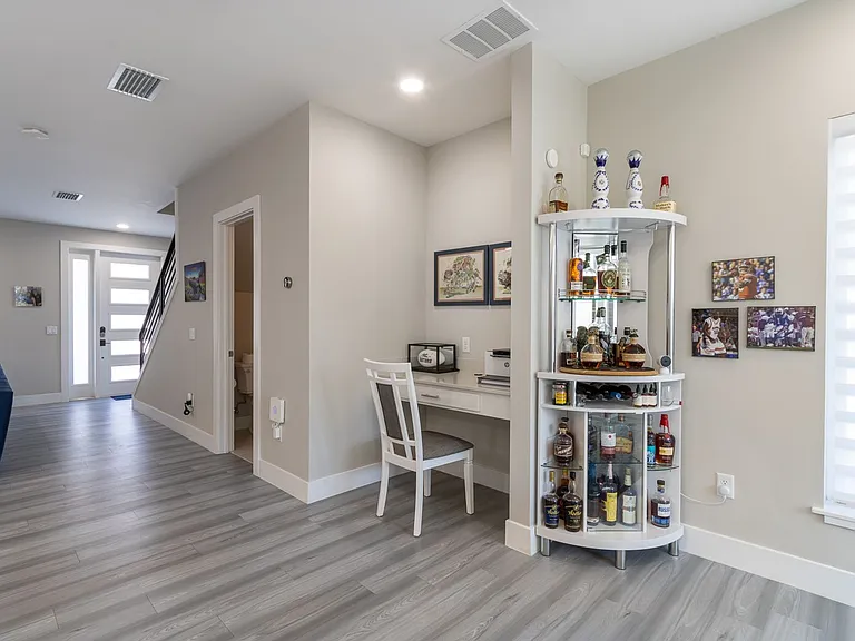 3349 SW 50th Dr — Photo 16