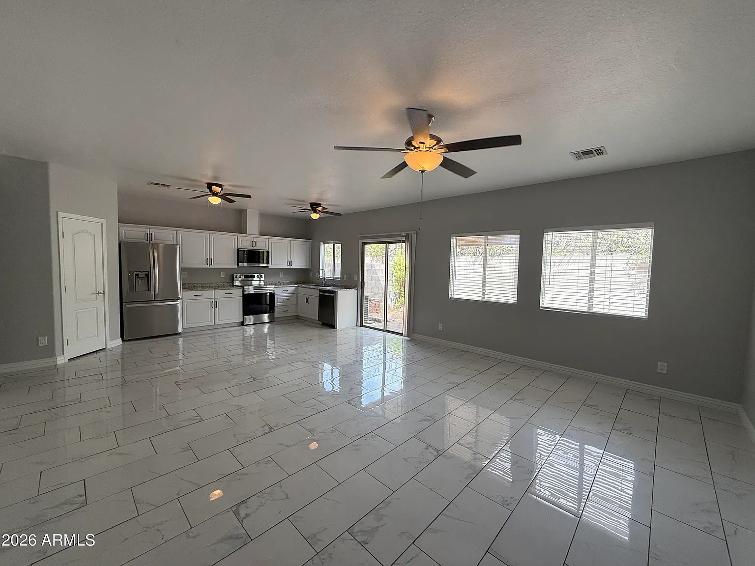 3 bed, 2.5 bath, 1744 sqft, $1,950 — Photo 3