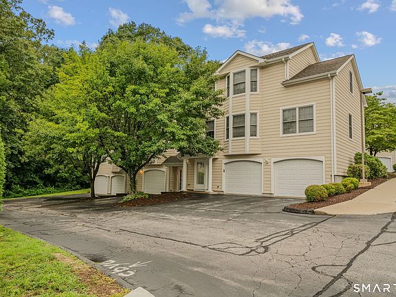 2nd image of 17 Parkwoods Drive #17