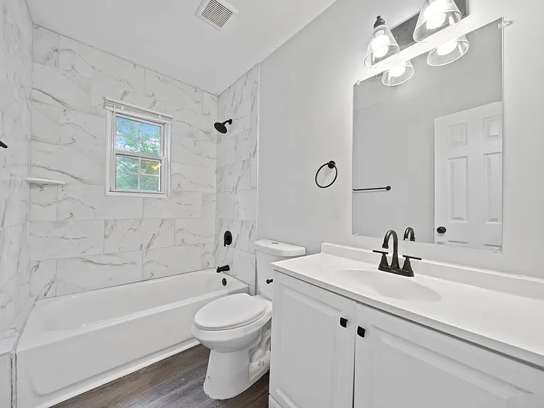 Dawkins Gardens Apartments — Photo 2
