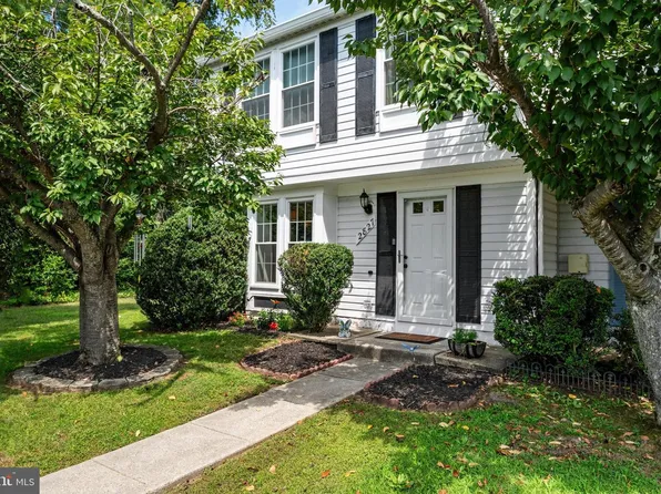 2827 Nomad Ct E, Bowie, MD 20716